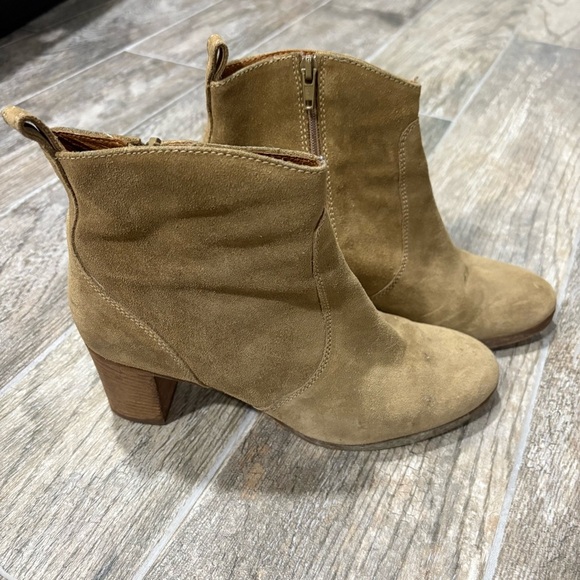J. Crew Aggie Tan Nubuck Suede Leather Block Heel Ankle Boots Booties Sz 8.5 - Picture 1 of 10